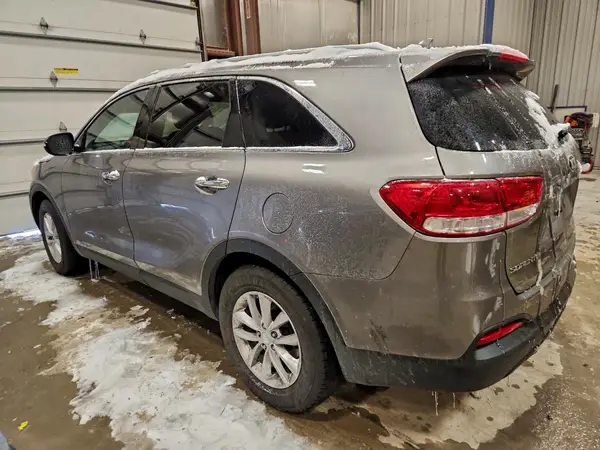 5XYPGDA56GG080324 2016 KIA SORENTO - Image 2