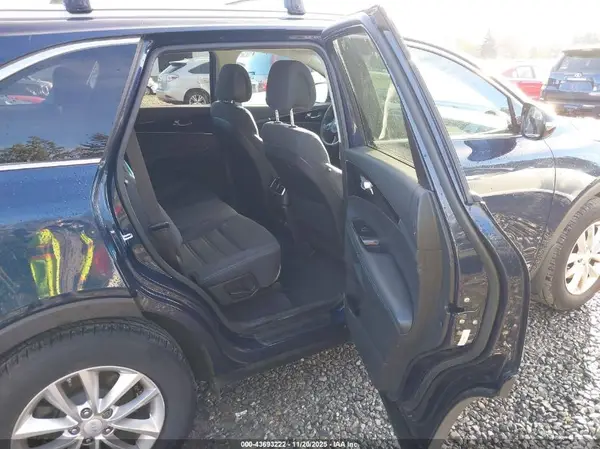 5XYPGDA56GG112950 2016 KIA SORENTO - Image 8