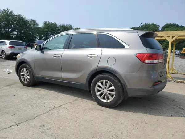 5XYPGDA56GG131112 2016 KIA SORENTO - Image 2