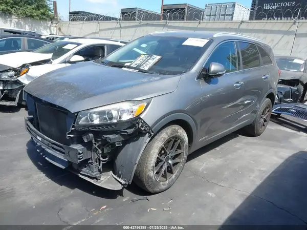 5XYPGDA56GG134446 2016 KIA SORENTO - Image 2