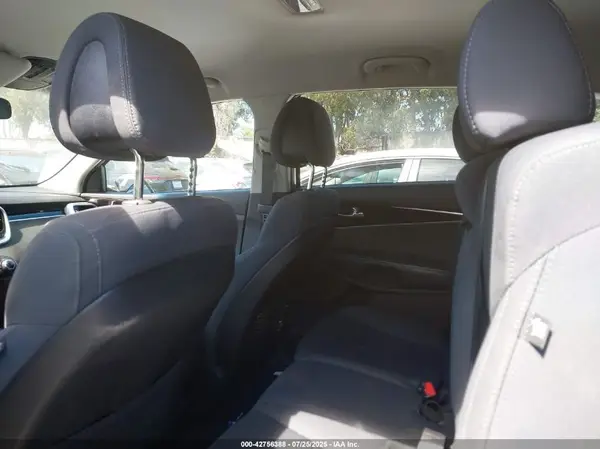 5XYPGDA56GG134446 2016 KIA SORENTO - Image 8