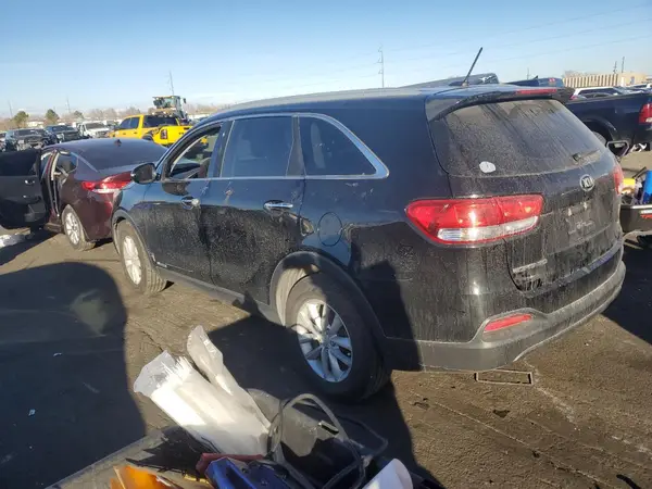 5XYPGDA56GG135063 2016 KIA SORENTO - Image 2