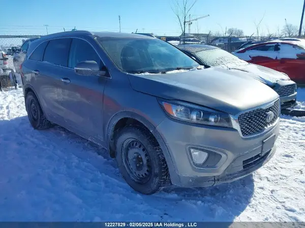 5XYPGDA56GG143647 2016 KIA SORENTO - Image 1