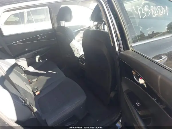 5XYPGDA56GG150260 2016 KIA SORENTO - Image 8