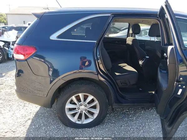 5XYPGDA56GG161095 2016 KIA SORENTO - Image 8