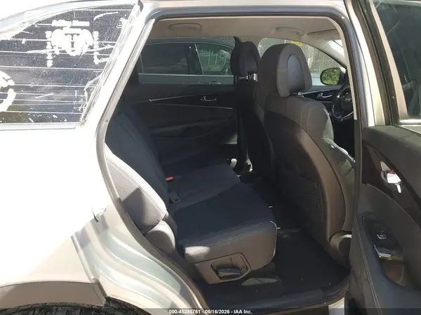 5XYPGDA56GG163185 2016 KIA SORENTO - Image 8