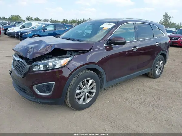 5XYPGDA56GG174879 2016 KIA SORENTO - Image 2
