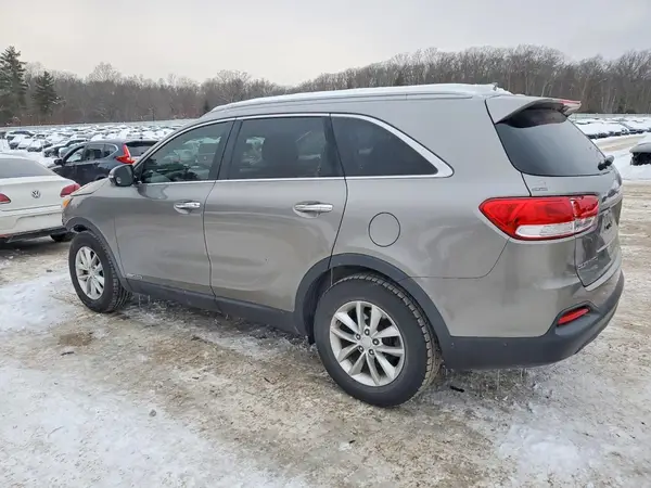 5XYPGDA56GG174963 2016 KIA SORENTO - Image 2