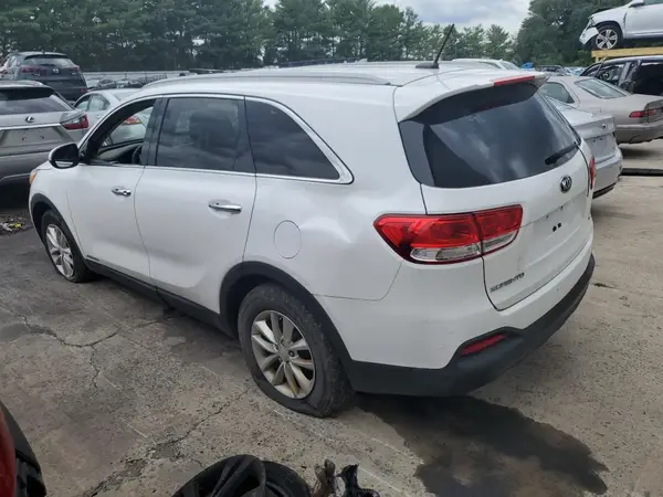 5XYPGDA56GG175532 2016 KIA SORENTO - Image 2