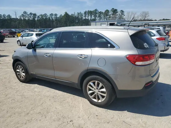 5XYPGDA56HG187472 2017 KIA SORENTO - Image 2