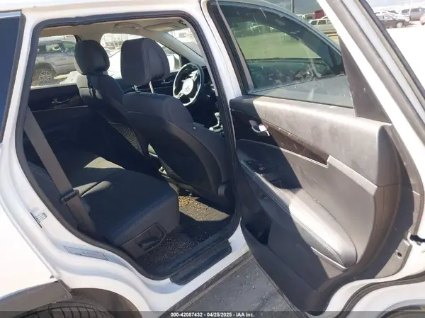 5XYPGDA56HG191084 2017 KIA SORENTO - Image 8