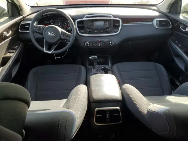 5XYPGDA56HG194843 2017 KIA SORENTO - Image 8