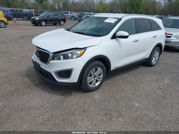 5XYPGDA56HG196060 2017 KIA SORENTO - Image 2