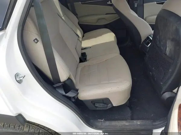 5XYPGDA56HG196060 2017 KIA SORENTO - Image 8