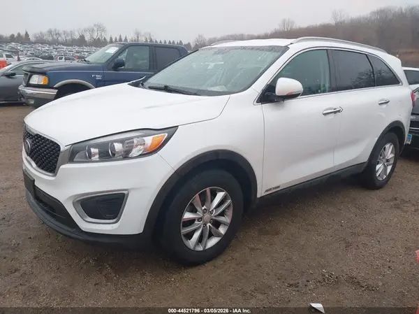 5XYPGDA56HG203766 2017 KIA SORENTO - Image 2