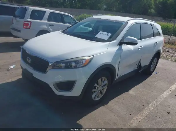 5XYPGDA56HG207199 2017 KIA SORENTO - Image 2