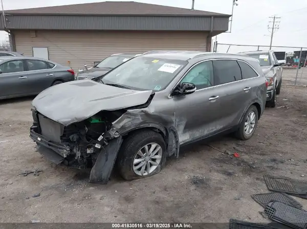 5XYPGDA56HG212550 2017 KIA SORENTO - Image 2