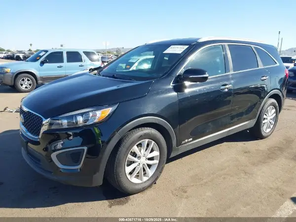 5XYPGDA56HG217960 2017 KIA SORENTO - Image 2