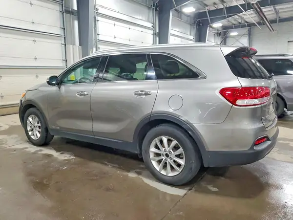 5XYPGDA56HG218364 2017 KIA SORENTO - Image 2