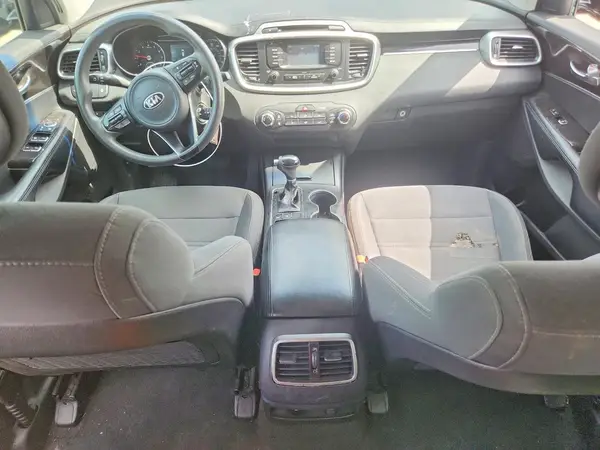 5XYPGDA56HG219885 2017 KIA SORENTO - Image 8