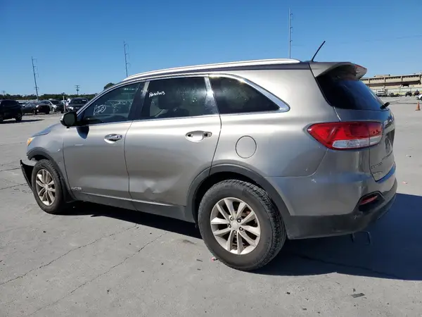 5XYPGDA56HG221636 2017 KIA SORENTO - Image 2