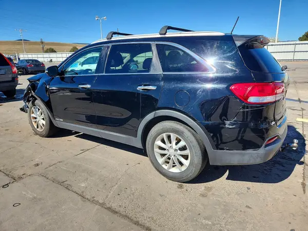 5XYPGDA56HG235407 2017 KIA SORENTO - Image 2