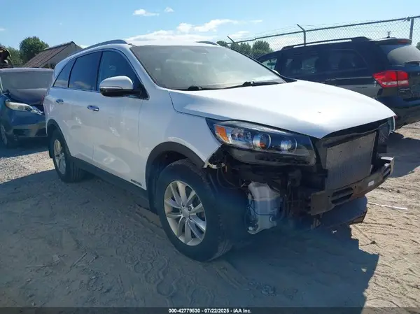 5XYPGDA56HG250246 2017 KIA SORENTO - Image 1