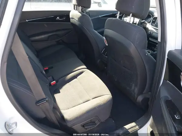 5XYPGDA56HG286907 2017 KIA SORENTO - Image 8