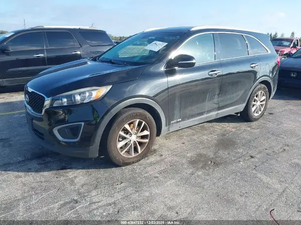 5XYPGDA56HG313863 2017 KIA SORENTO - Image 2