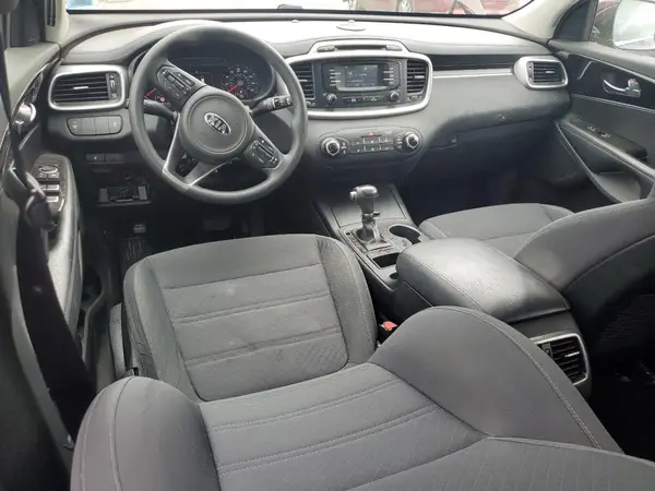5XYPGDA56HG316715 2017 KIA SORENTO - Image 8