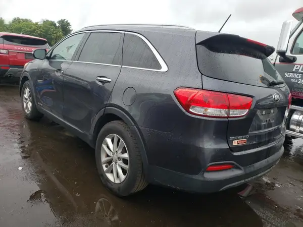 5XYPGDA56HG326144 2017 KIA SORENTO - Image 2