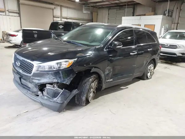 5XYPGDA56HG328136 2017 KIA SORENTO - Image 2