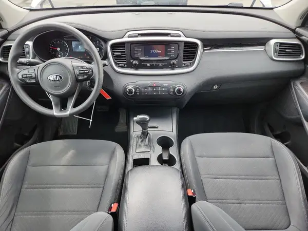 5XYPGDA56HG329223 2017 KIA SORENTO - Image 8