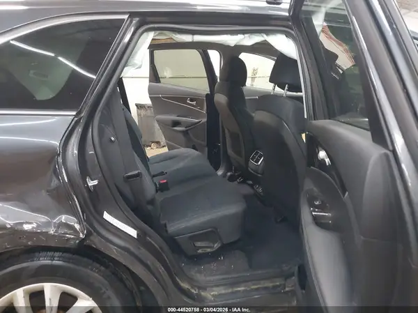 5XYPGDA56HG329996 2017 KIA SORENTO - Image 8
