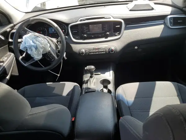 5XYPGDA56HG333014 2017 KIA SORENTO - Image 8