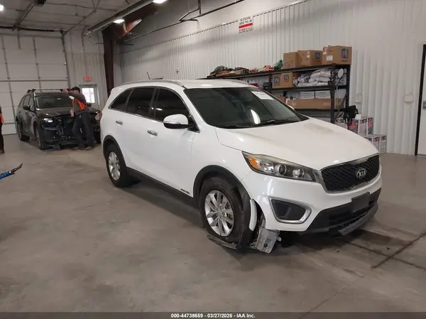 5XYPGDA56HG333255 2017 KIA SORENTO - Image 1