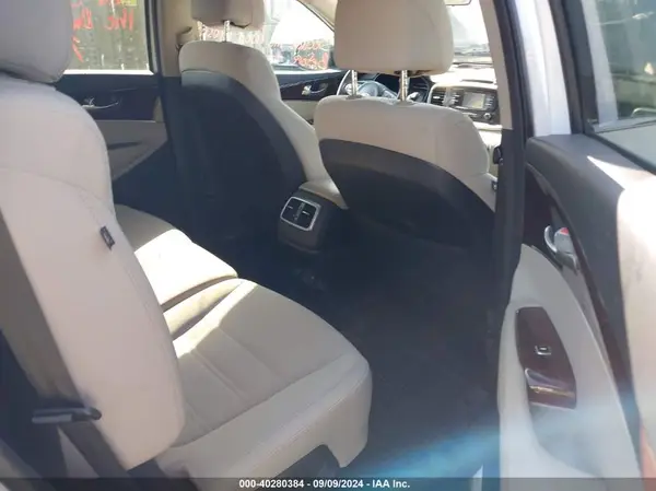 5XYPGDA56HG335068 2017 KIA SORENTO - Image 8