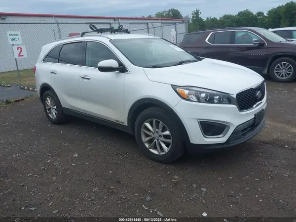 5XYPGDA56JG367590 2018 KIA SORENTO - Image 1