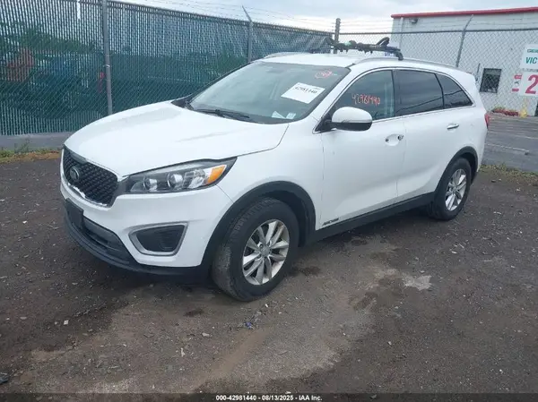 5XYPGDA56JG367590 2018 KIA SORENTO - Image 2