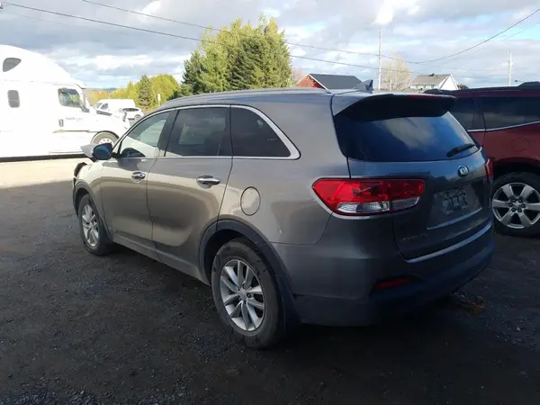 5XYPGDA56JG375723 2018 KIA SORENTO - Image 2