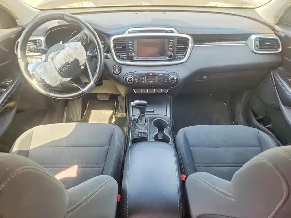 5XYPGDA56JG389105 2018 KIA SORENTO - Image 8