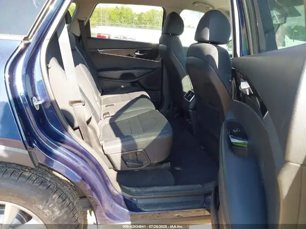 5XYPGDA56JG391176 2018 KIA SORENTO - Image 8