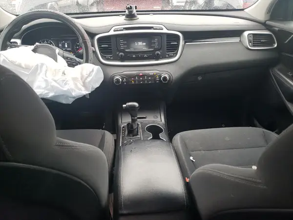5XYPGDA56JG407120 2018 KIA SORENTO - Image 8