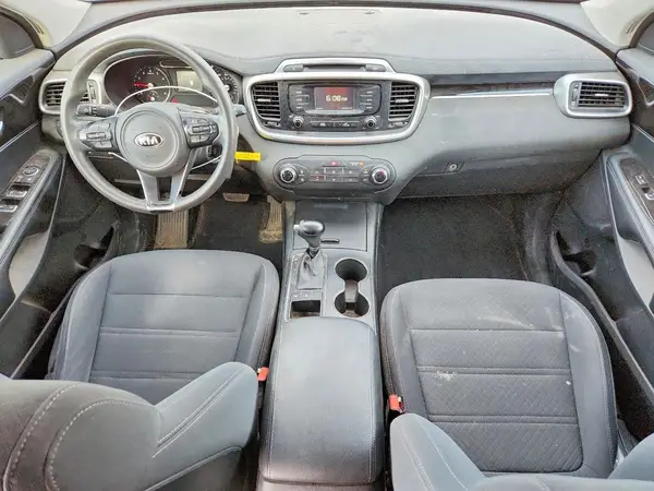 5XYPGDA56JG409837 2018 KIA SORENTO - Image 8