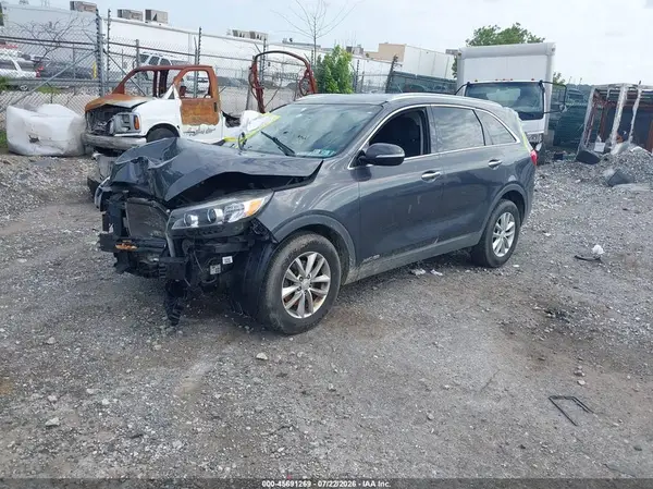 5XYPGDA56JG413273 2018 KIA SORENTO - Image 2
