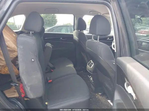 5XYPGDA56JG413273 2018 KIA SORENTO - Image 8