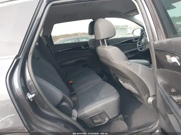 5XYPGDA56JG414505 2018 KIA SORENTO - Image 8