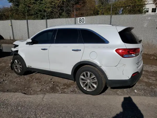 5XYPGDA56JG420871 2018 KIA SORENTO - Image 2