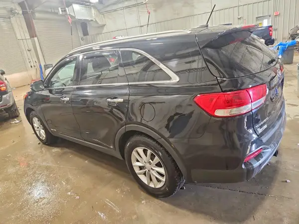 5XYPGDA56JG421499 2018 KIA SORENTO - Image 2