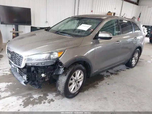 5XYPGDA56KG440863 2019 KIA SORENTO - Image 2
